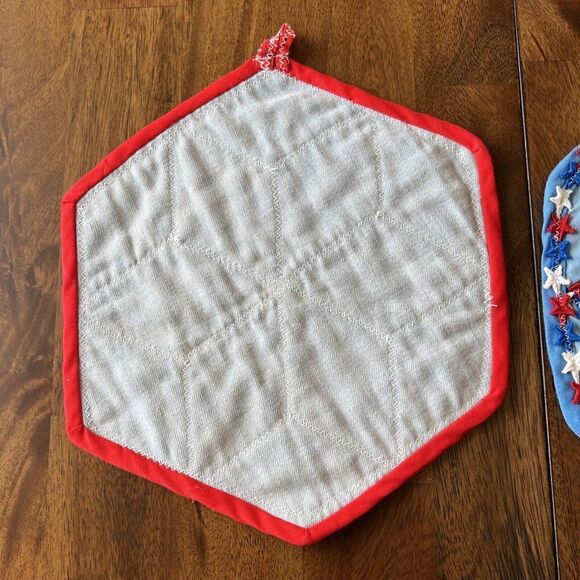 Patriotic Handmade Potholder Hot Pad Trivets Set Of Two - Picture 4 of 7